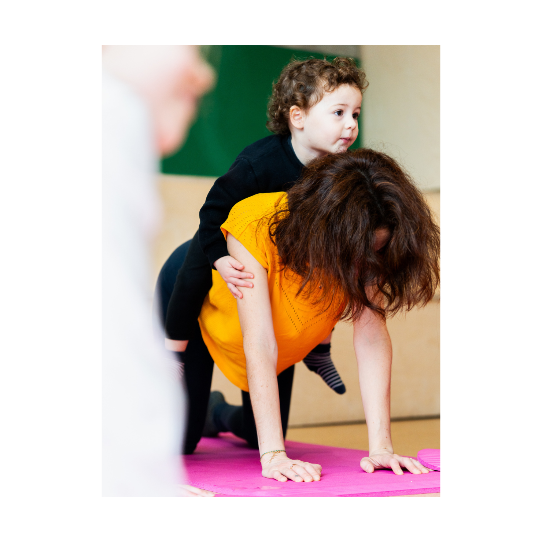 Ateliers parentalité à Lille : Parent-enfant : Yoga en famille ( 2-5 ans )