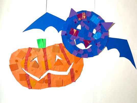 En autonomie parentalité à Lille : Collage d'Halloween (2-5 ans)