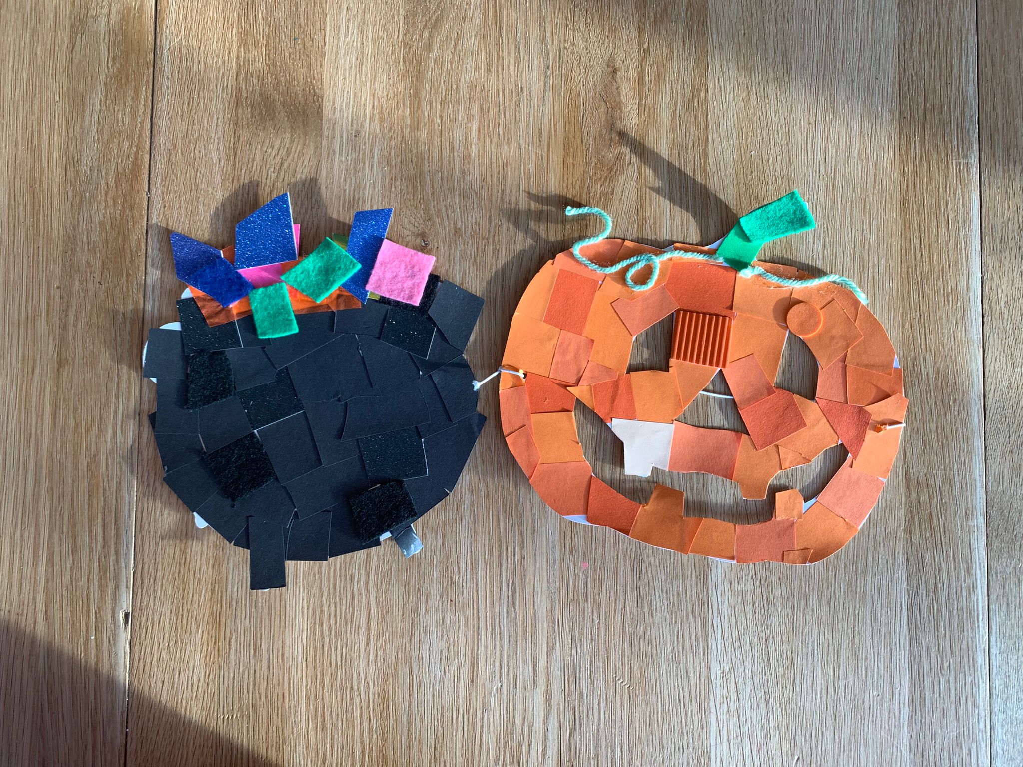 En autonomie parentalité à Lille : Collage d'Halloween (2-5 ans)