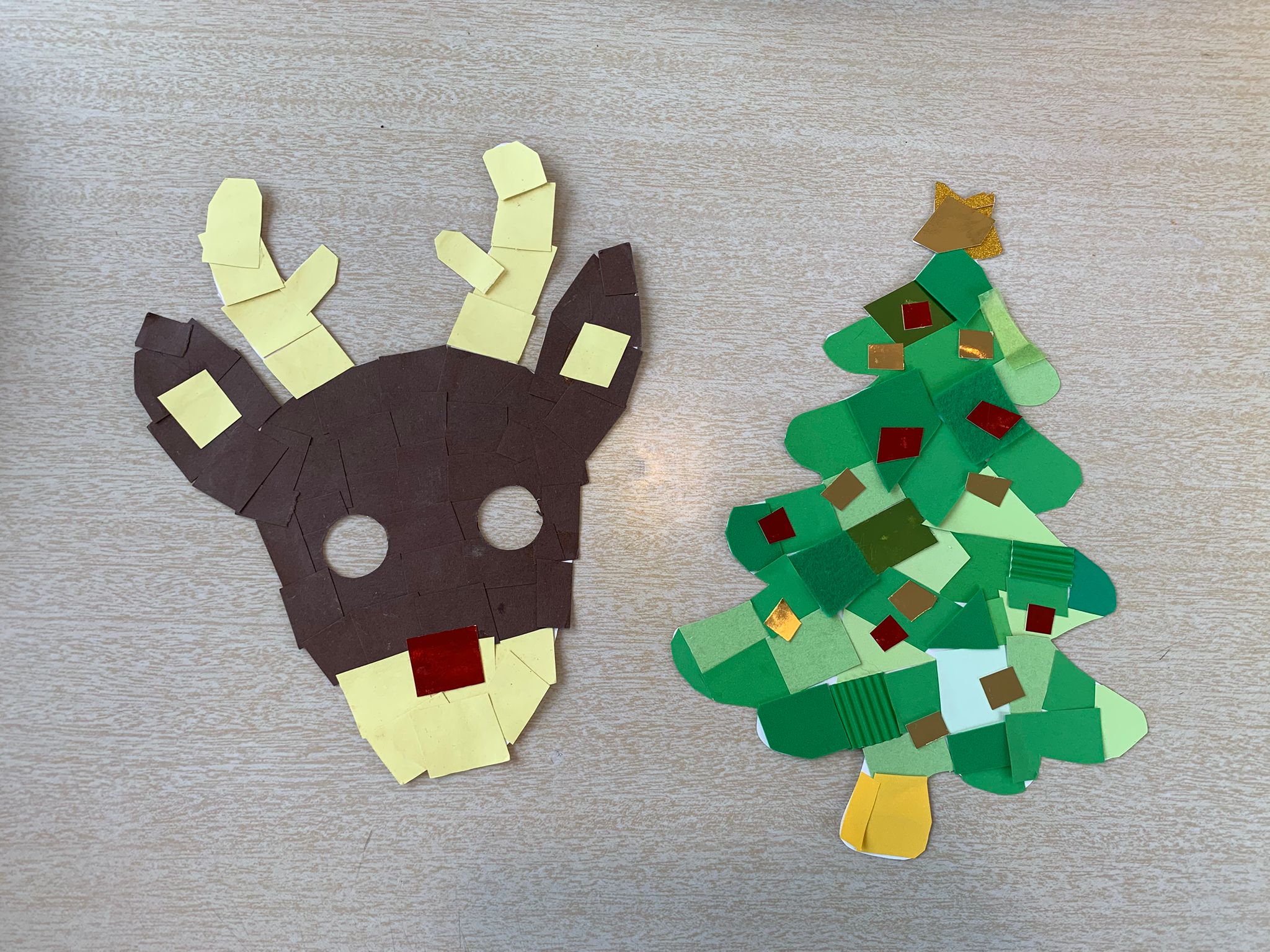 En autonomie parentalité à Lille : Collage : sapin ou masque de renne (2-5ans)