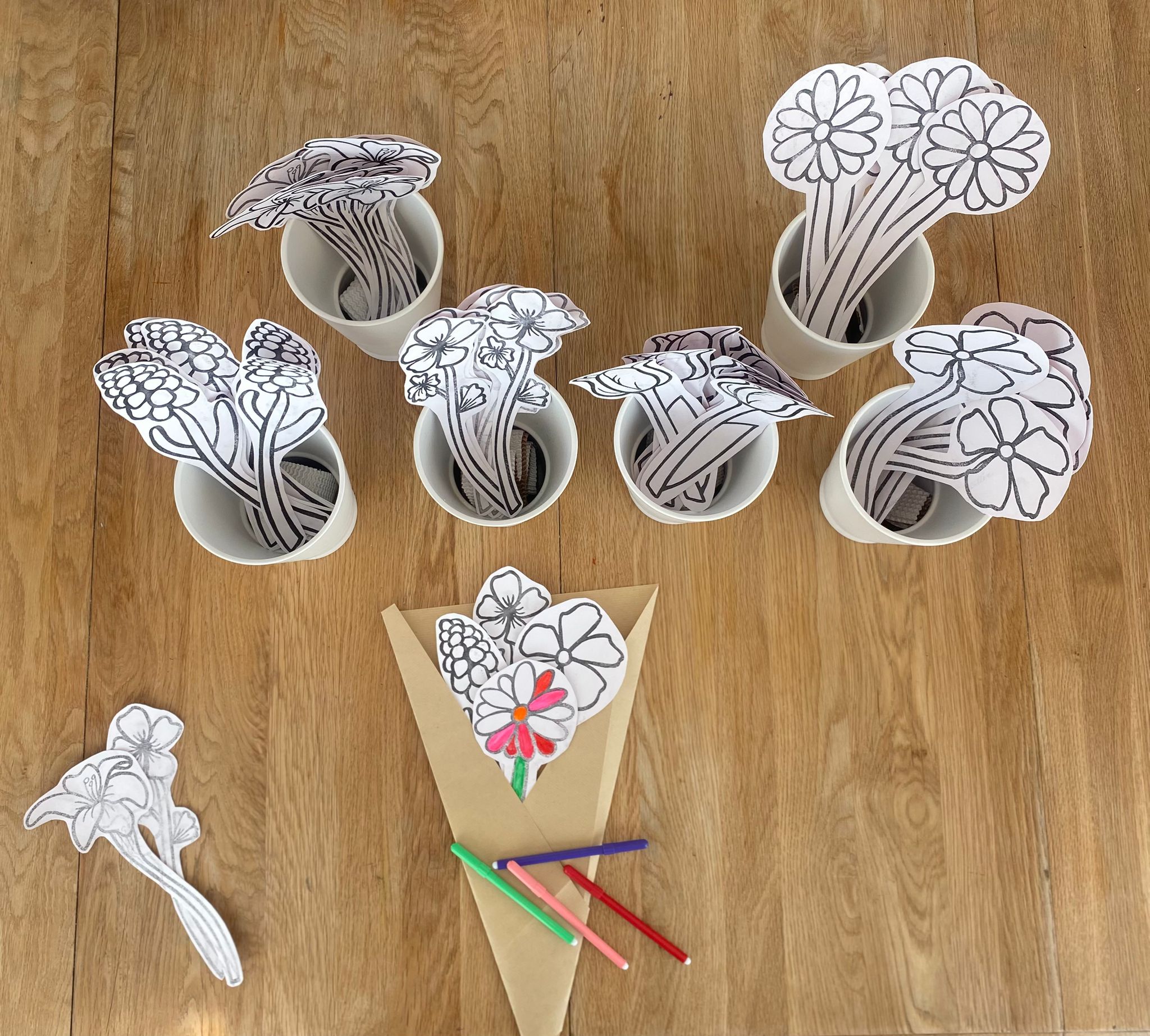 En autonomie parentalité à Lille : Le petit fleuriste : colorie ton bouquet pour la fête des mères ! (2-8 ans)